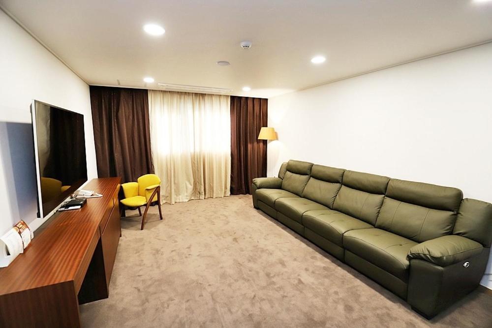 Sea Moon Tourist Hotel Incshon Kültér fotó