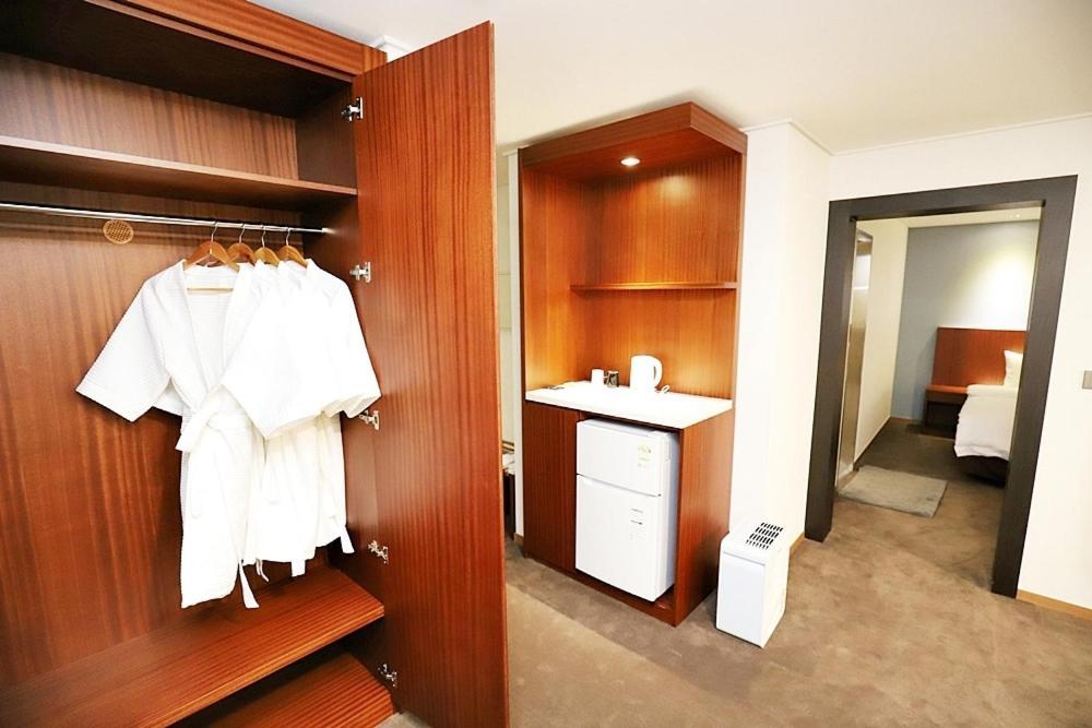 Sea Moon Tourist Hotel Incshon Kültér fotó