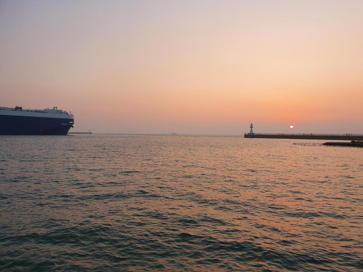 Sea Moon Tourist Hotel Incshon Kültér fotó