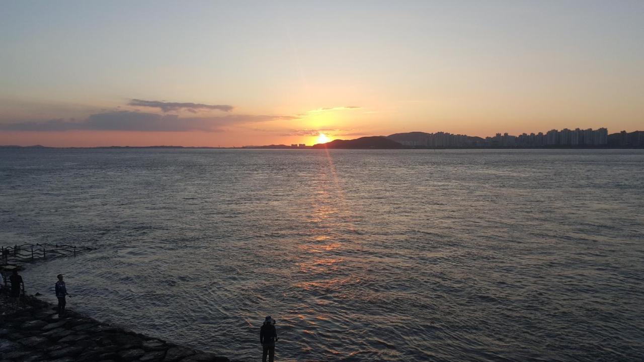 Sea Moon Tourist Hotel Incshon Kültér fotó